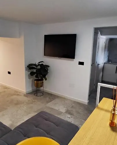 Estudio De Lujo Торевьиа